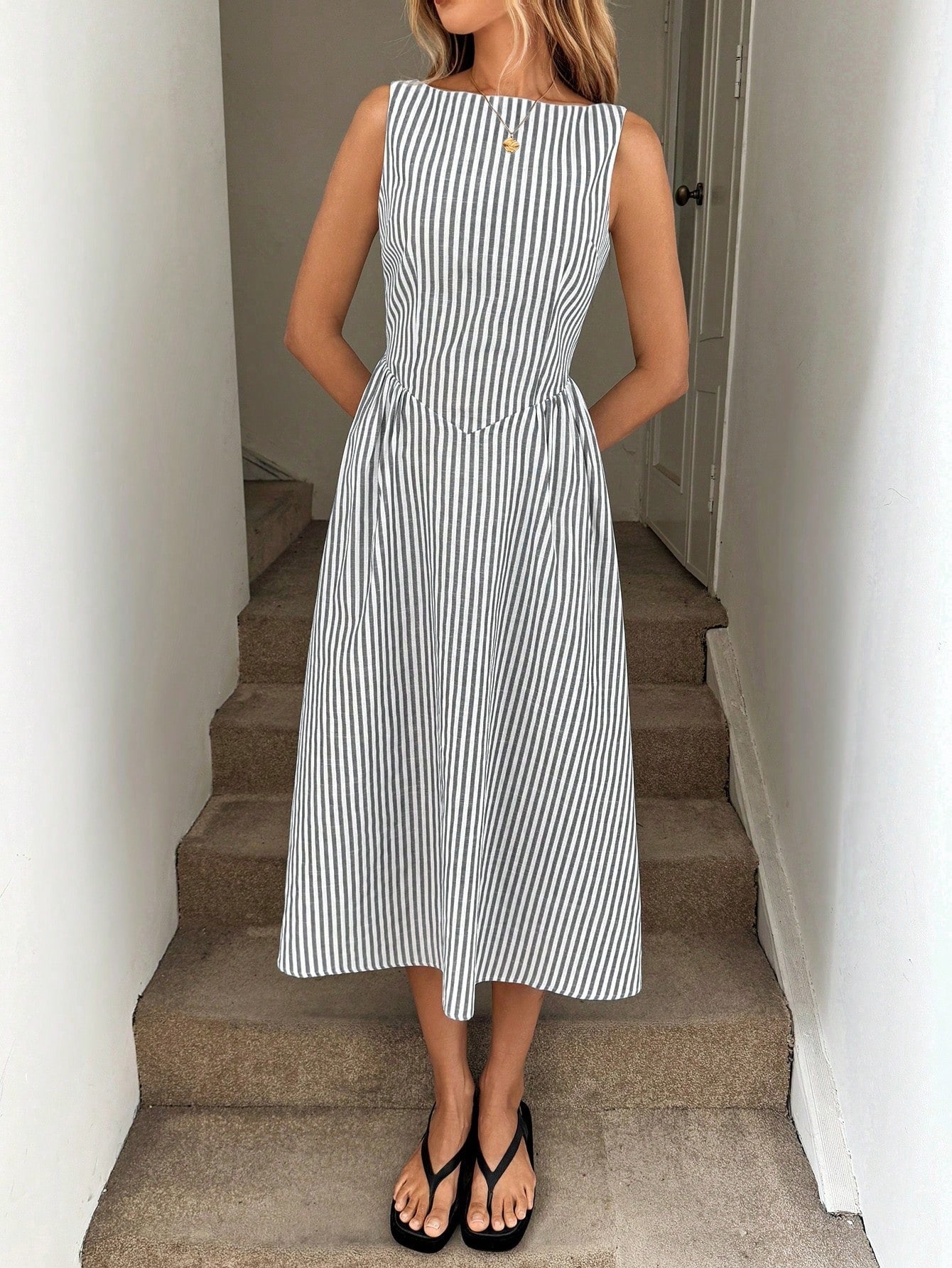 Casual Sleeveless Pocket Dress